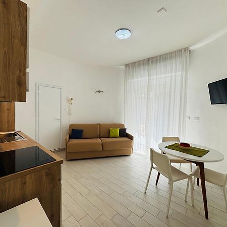 Hotel Iride Suite, Breakfast&Brunch - ideale per famiglie e coppie Riccione Esterno foto