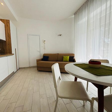 Hotel Iride Suite, Breakfast&Brunch - ideale per famiglie e coppie Riccione Esterno foto